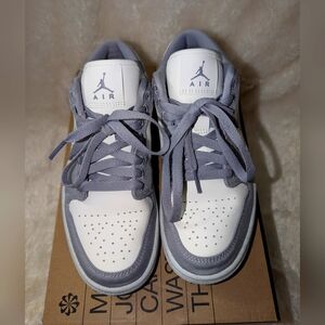Nike Women's Air Jordan 1 Low SE ( Light Steel Grey/Sail White)